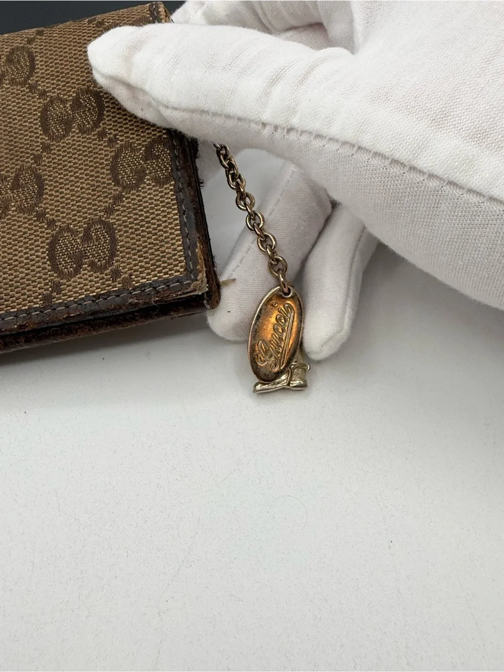 Gucci Bi Fold Chain Card Holder - Picture 5 of 12